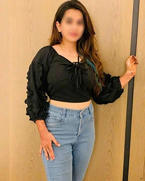 Elegant Lucknow escort companion for events